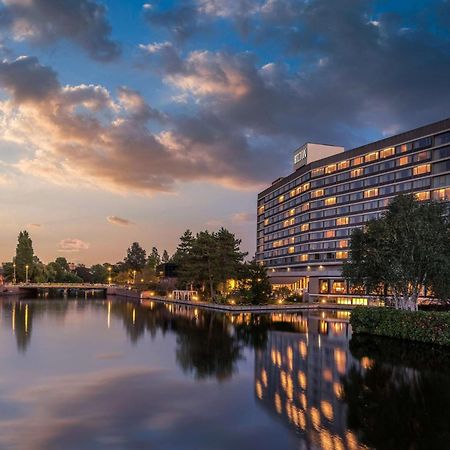 Hilton Amsterdam Hotel Exterior photo The Contemporary Resort