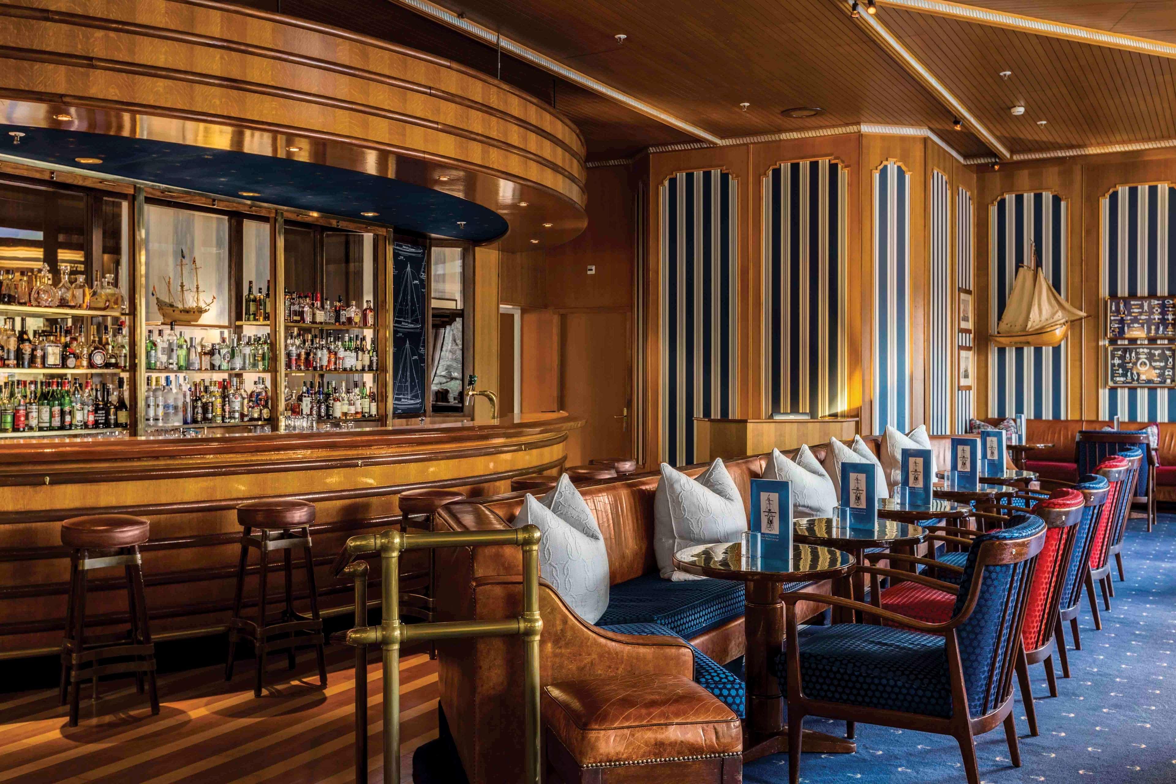 Hilton Amsterdam Hotel Exterior photo The bar on board
