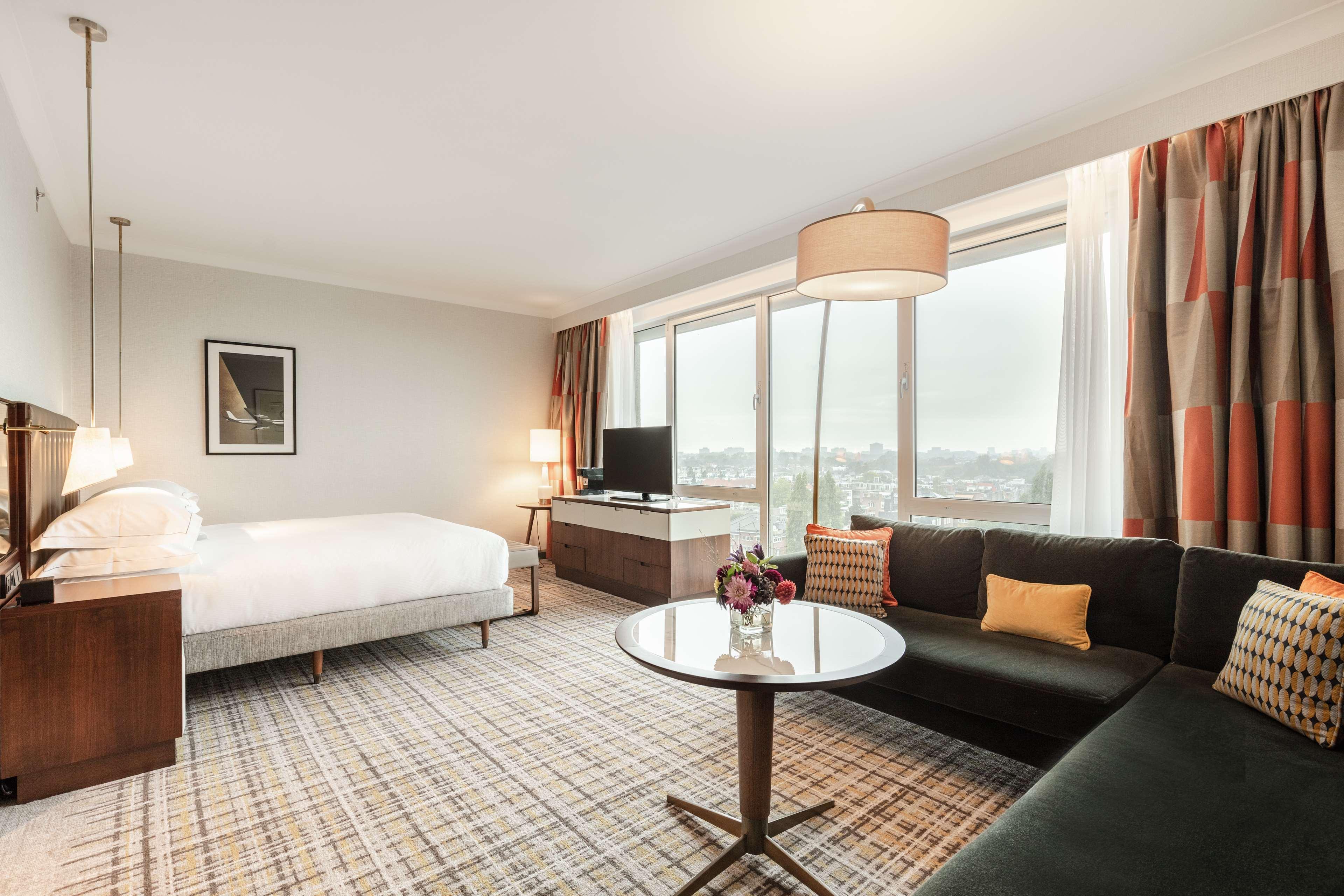 Hilton Amsterdam Hotel Exterior photo A suite at the hotel