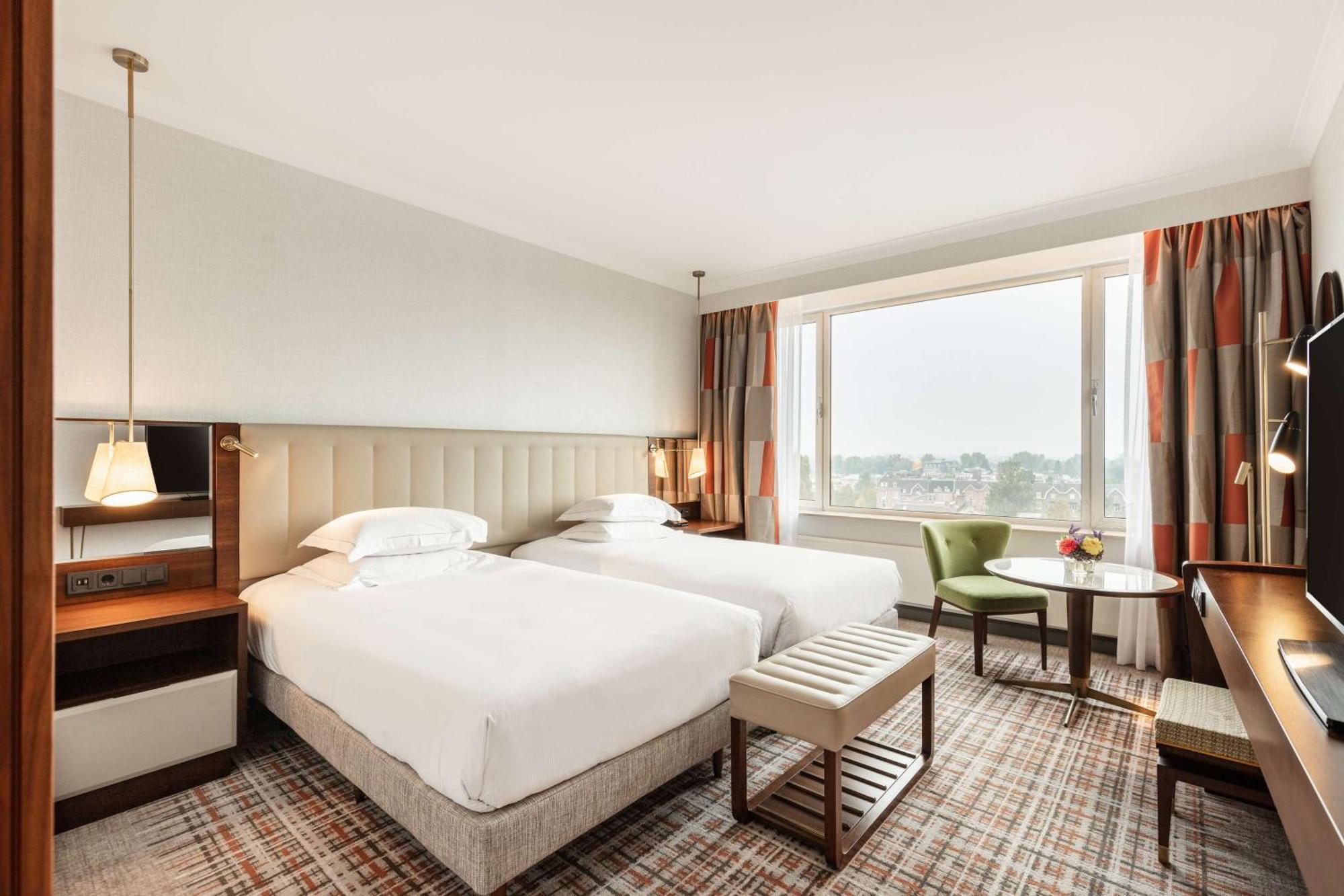 Hilton Amsterdam Hotel Exterior photo