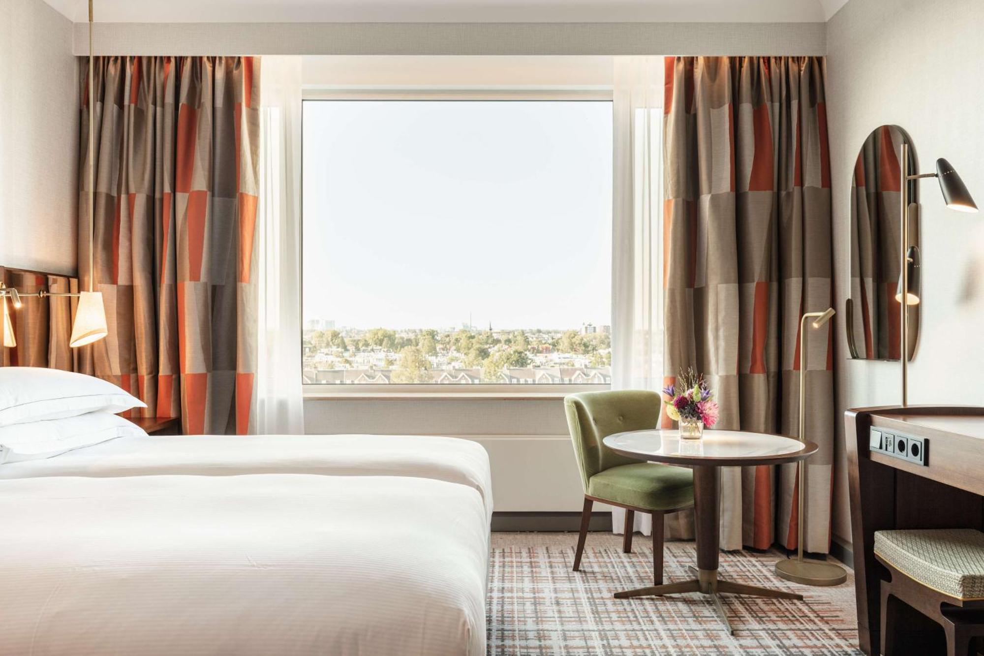 Hilton Amsterdam Hotel Exterior photo