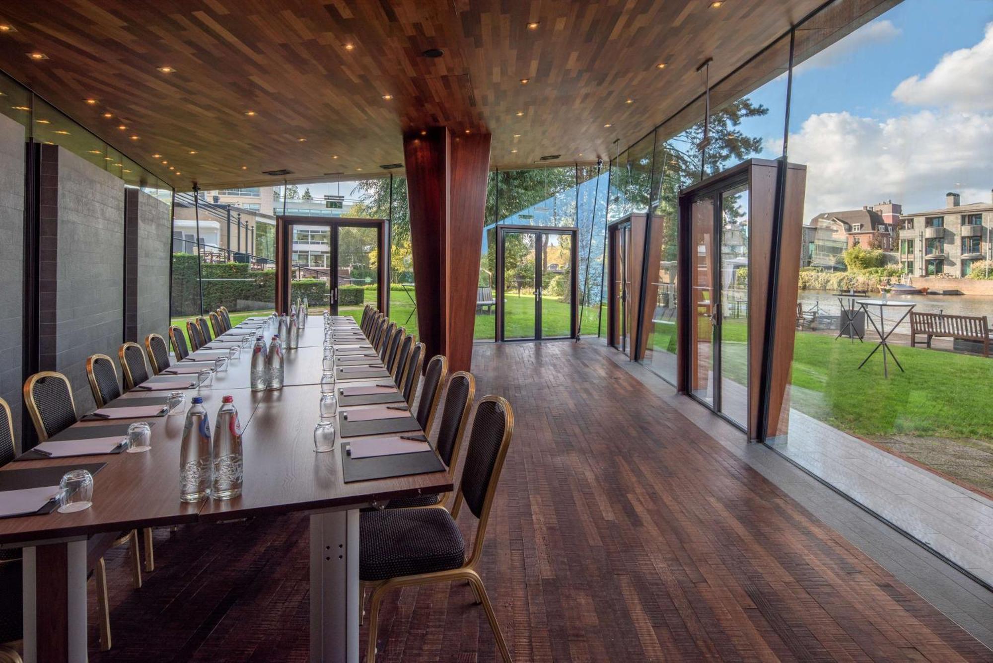 Hilton Amsterdam Hotel Exterior photo The Long Room